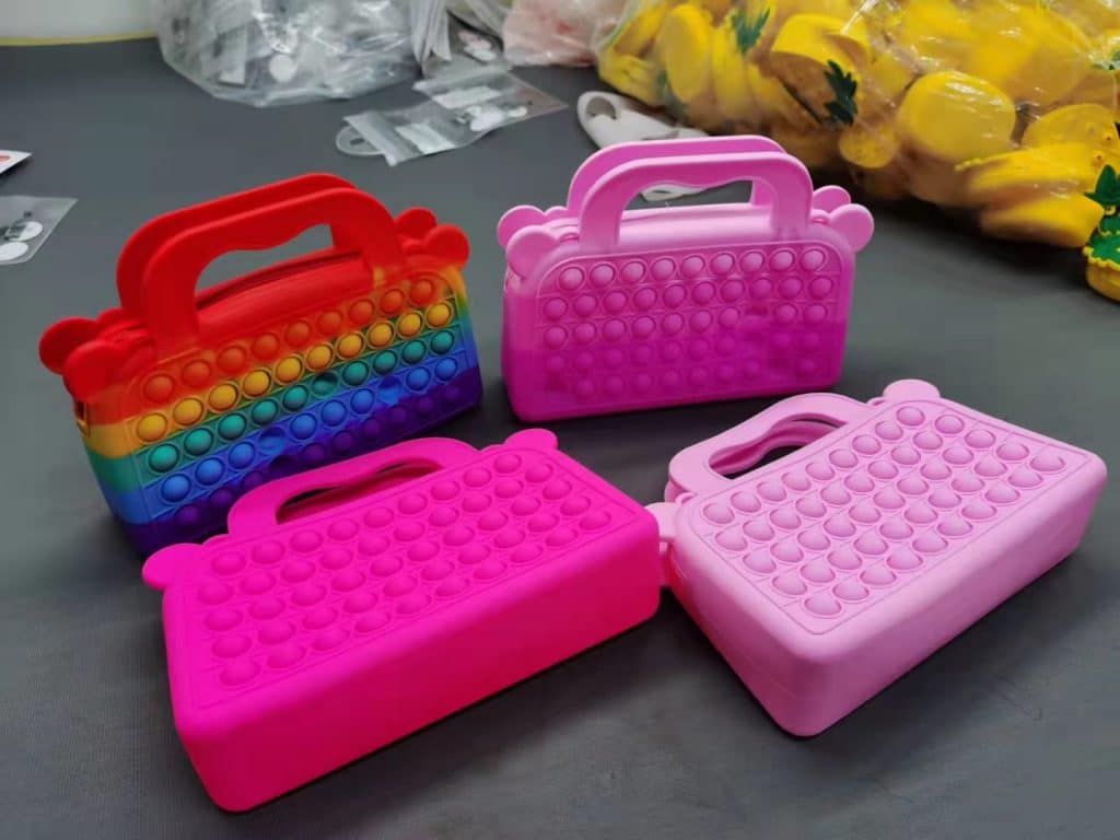 silicone purse with bobbles toys 1